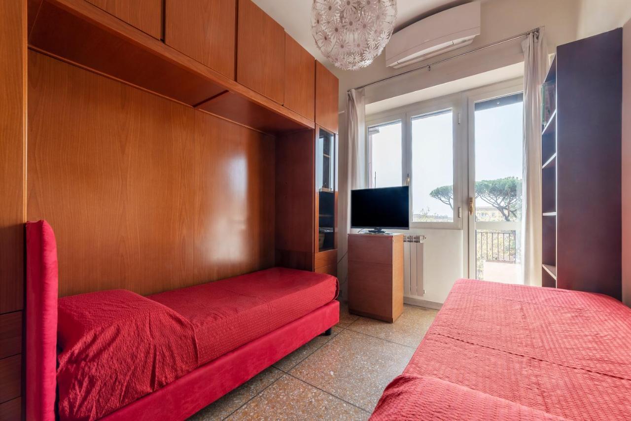 Monteverde Roomy Apartment Sun And Flowers Rome Exterior photo